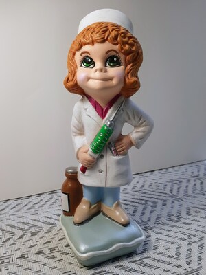 Doctor and Nurse Ceramic Smiley Figurines - image4